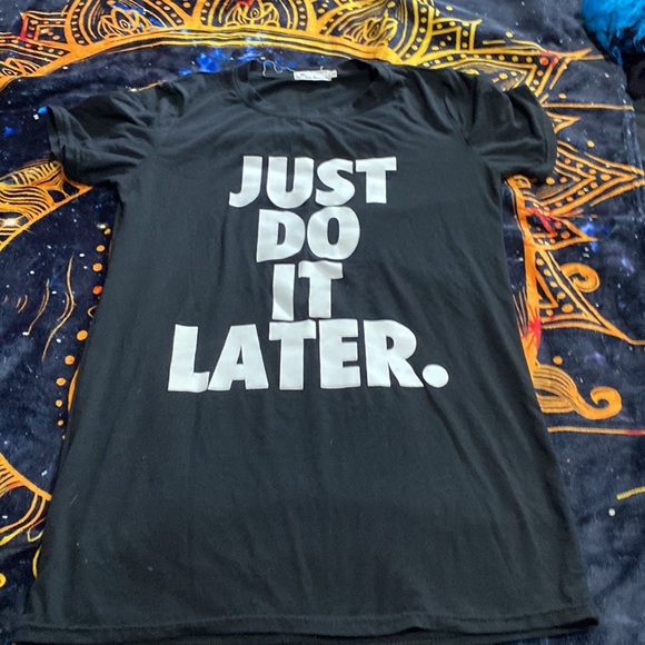 NWOT Graphic Tee just do it Later L - Picture 2 of 4